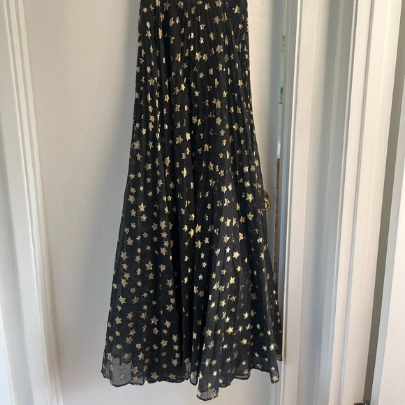 Delfi Collective Aria Gold Star Print Gown - Picture 2 of 9